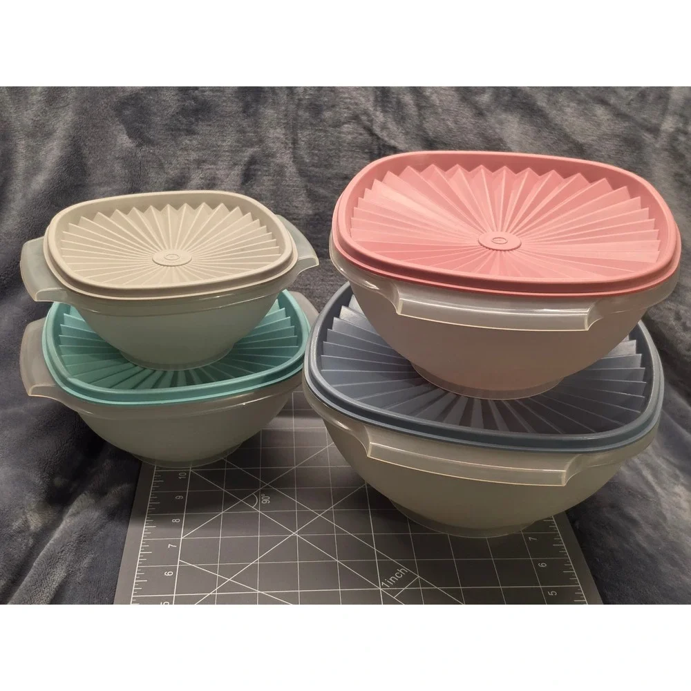 Tupperware Servalier Nesting Bowl Set 4pc Pastel Sunburst Lid Pink Blue Gray